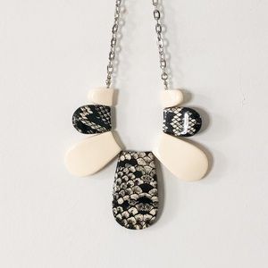3/$25 Black Pearl White Beaded Abstract Statement Chain Necklace Silver Tone